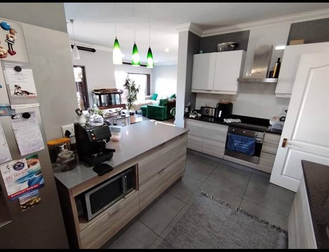 3 BEDROOM TOWNHOUSE FOR SALE IN LA LUCIA